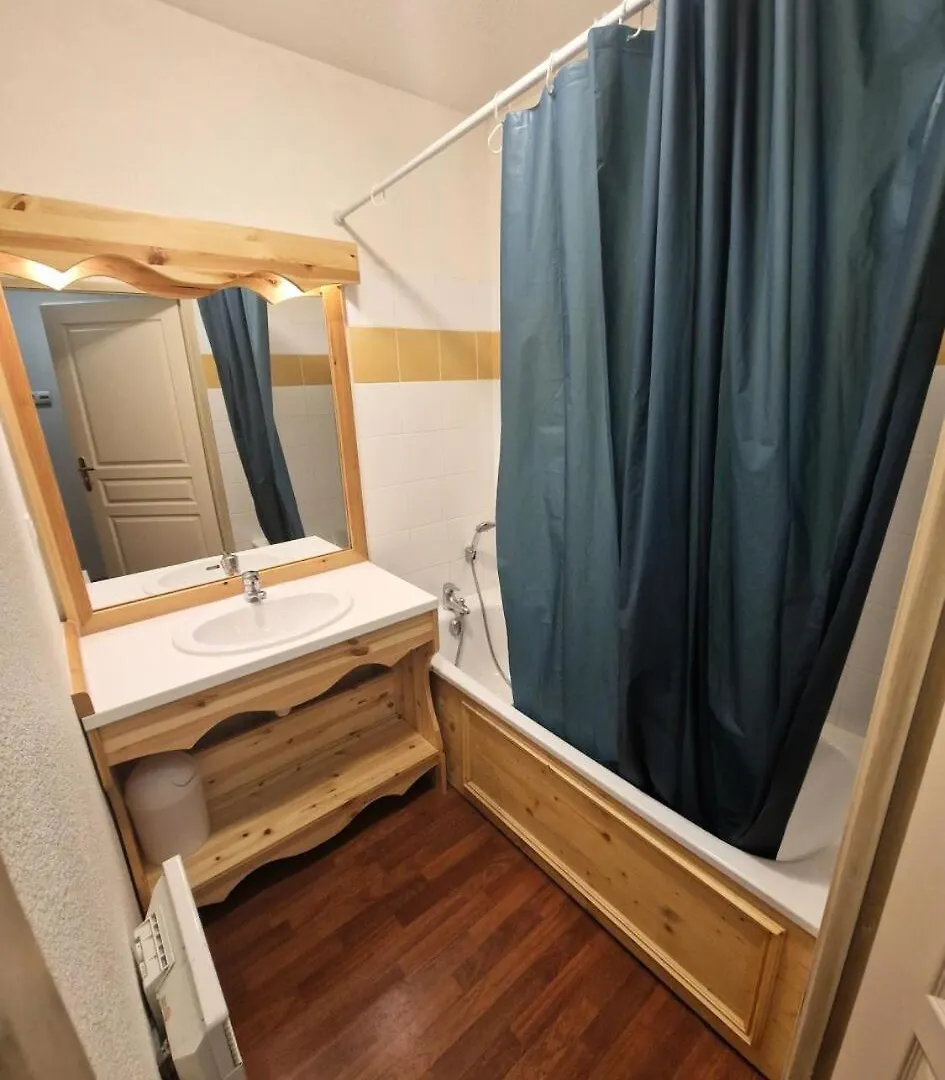 Chalets De Florence - 2 Pieces Pour 4 Personnes Proche Remontees Mae-2954 Modane 0*,  France